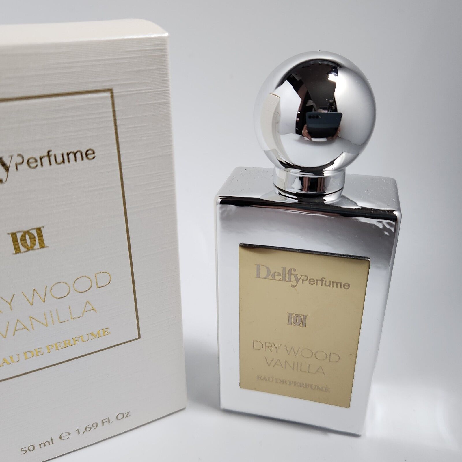 Delfy Cosmetics Dry Wood Vanilla  Eau de Parfum 50  ml Damenduft Spray